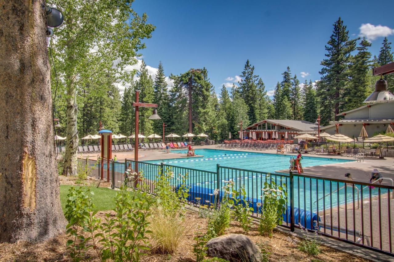 Starry Aspen Grove Hotell Truckee Exteriör bild